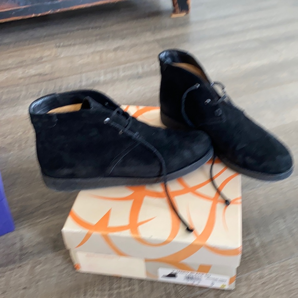 Awesome Via Spiga Booties